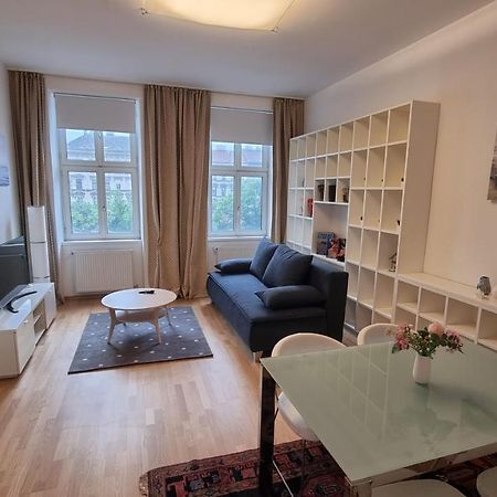 Sunny Apartment Next To Metro 1Br Відень Екстер'єр фото