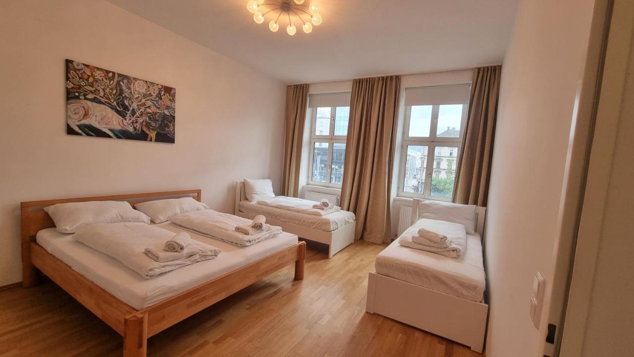 Sunny Apartment Next To Metro 1Br Відень Екстер'єр фото