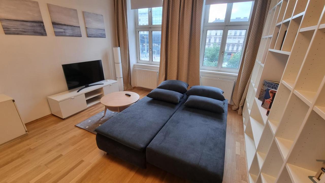 Sunny Apartment Next To Metro 1Br Відень Екстер'єр фото