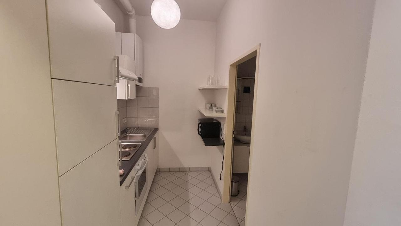 Sunny Apartment Next To Metro 1Br Відень Екстер'єр фото
